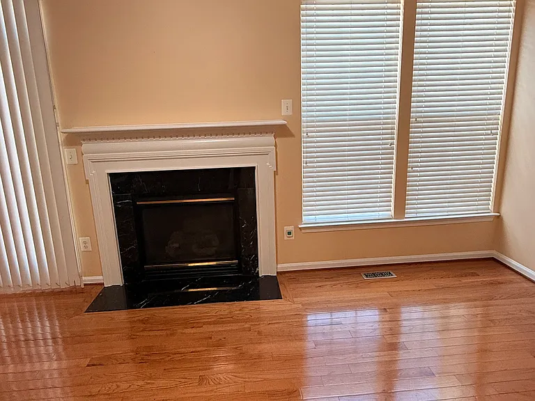 10404 Damascus Park Ln — Photo 13