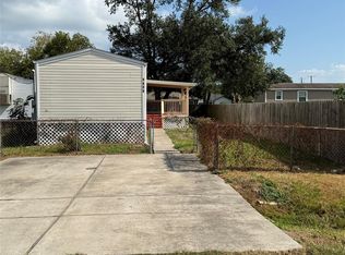 4429 16th St, Bacliff, TX 77518