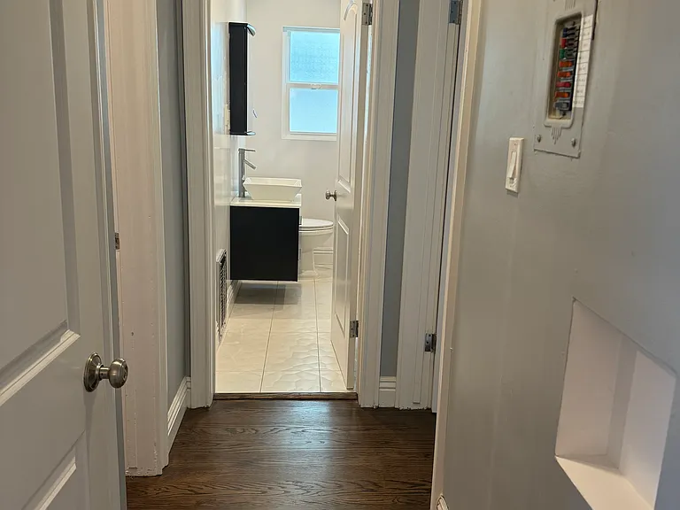 1316 N Laurel Ave #9 — Photo 8