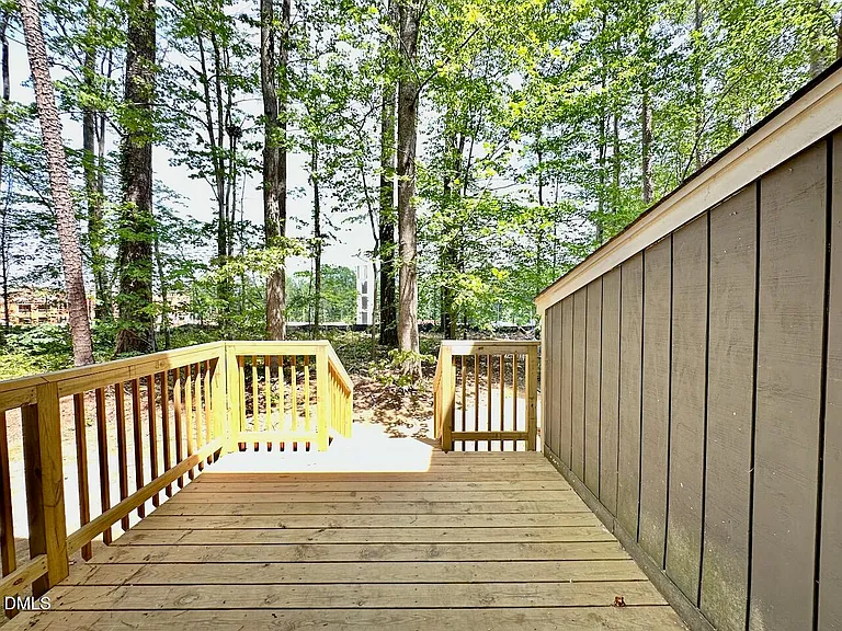 4050 Arckelton Dr — Photo 19