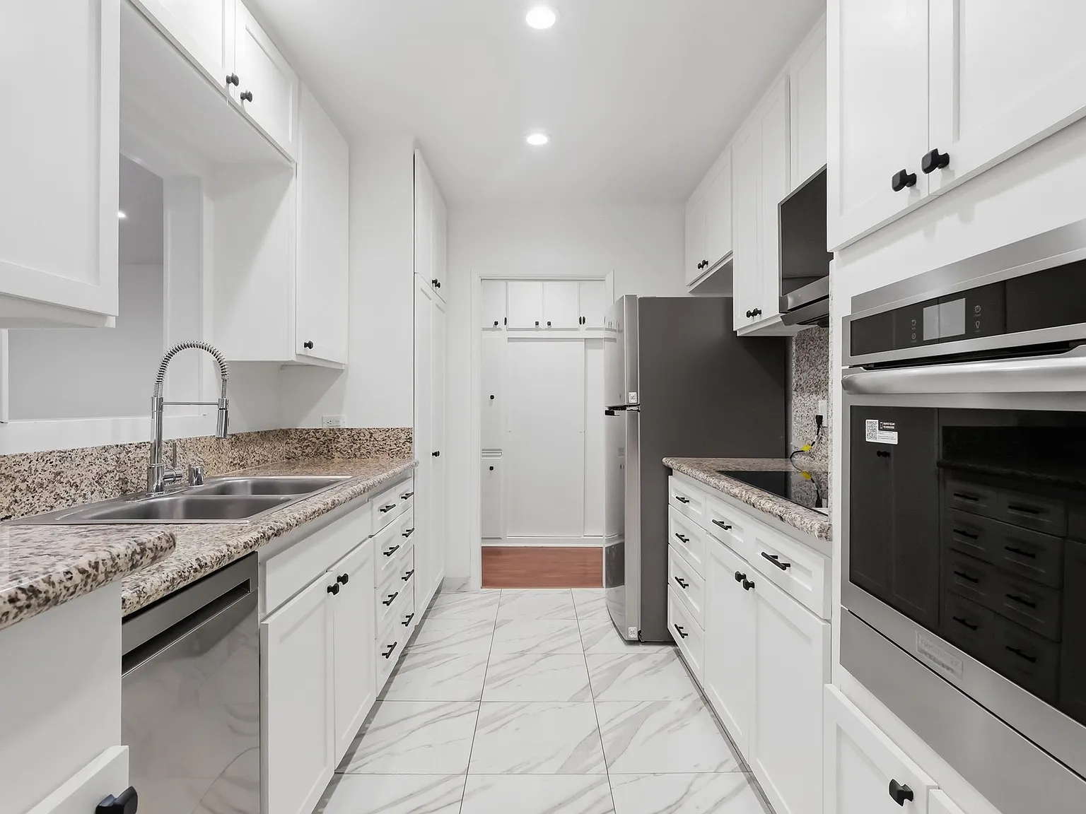 2 bed, 1210 sqft, $4,000 — Photo 4