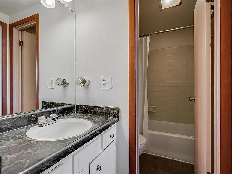 370 E La Bonte St #305 — Photo 8