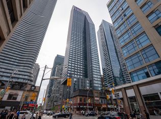 8 Wellesley St W #5006, Toronto, ON M4Y 1E7