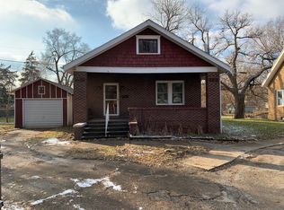 9 Rosenberg Ct, Pekin, IL 61554