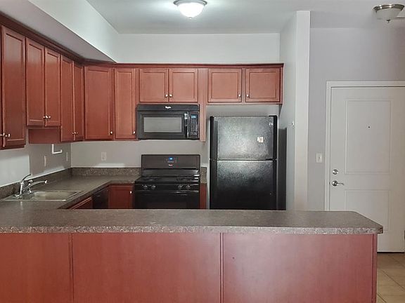 5th image of 713 Liberty Ct