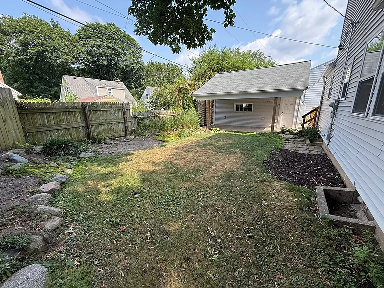 2119 Riverside Dr NE — Photo 15