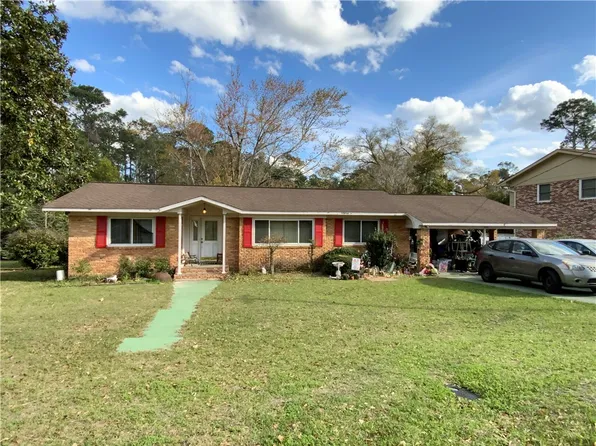 1802 Camellia Dr, Waycross, GA 31501