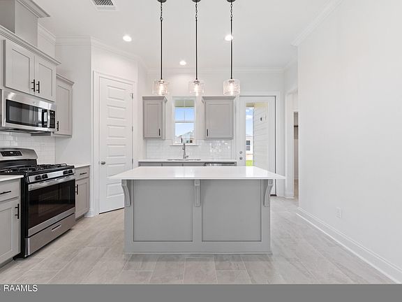 5th image of 103 Bijou Dr