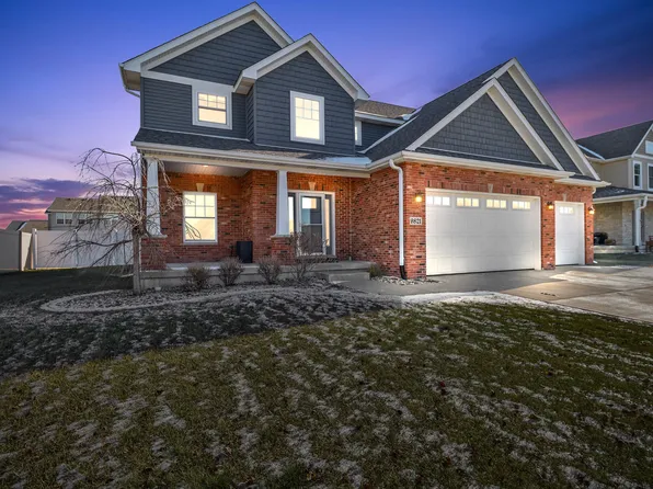 9821 Meadow Rose Ln, Saint John, IN 46373