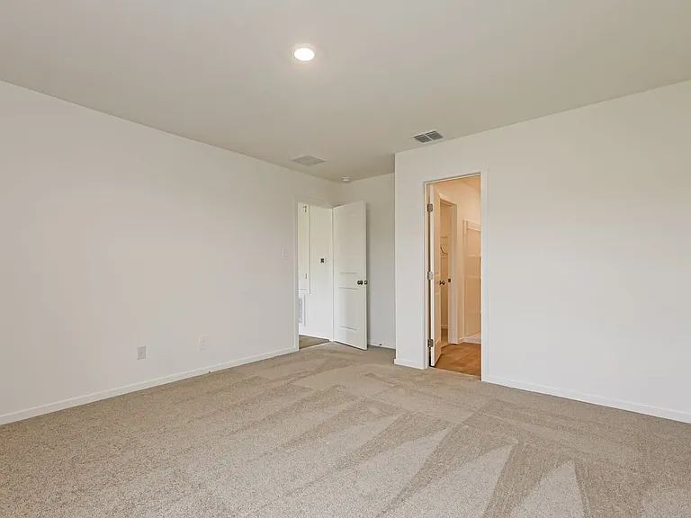 543 Artemis St — Photo 9