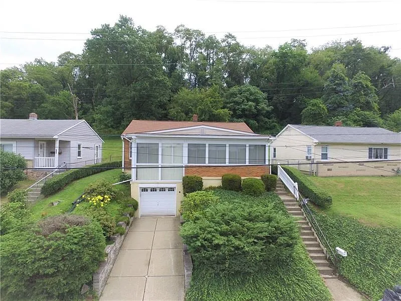 327 Foster Rd photo 1
