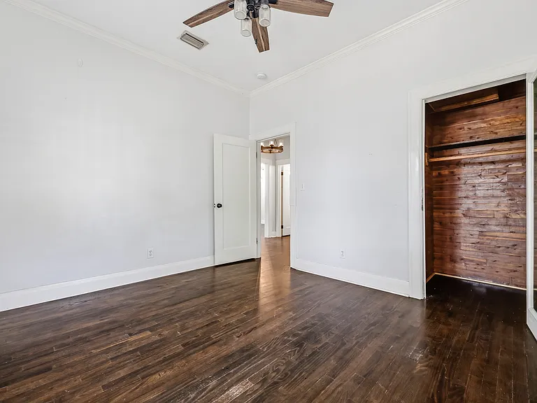 702 W Warren Ave — Photo 15
