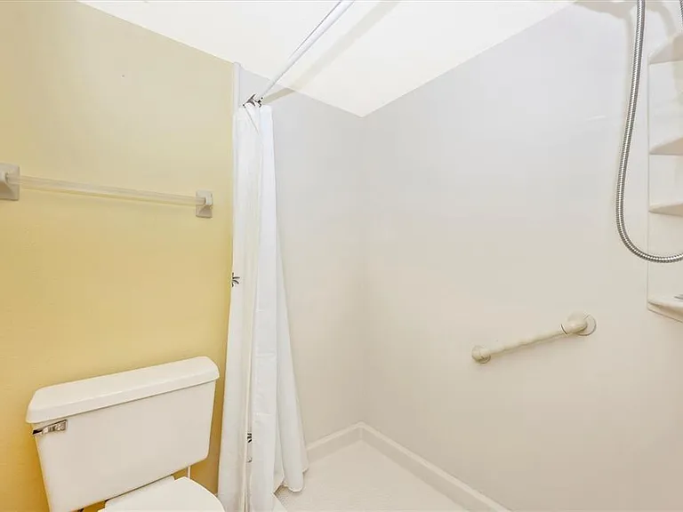 5219 Lake Village Dr #21 — Photo 27