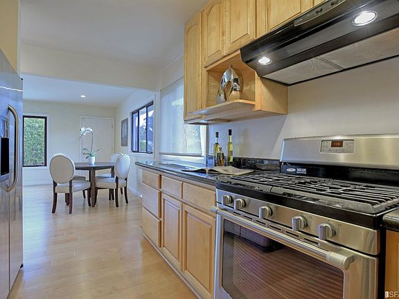 5th image of 816 Byron Dr