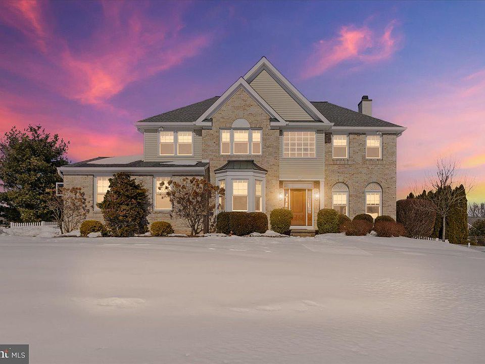 1st image of 131 Nottingham Dr