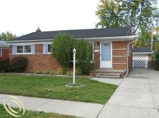 24655 Raven Ave, Eastpointe, MI 48021