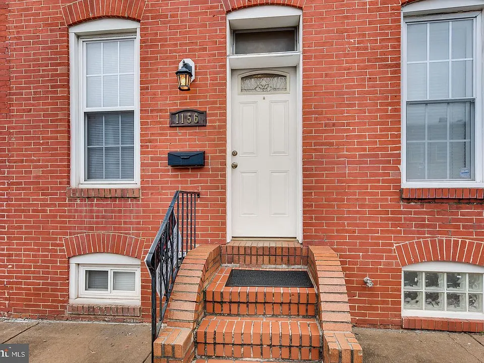 1156 Scott St