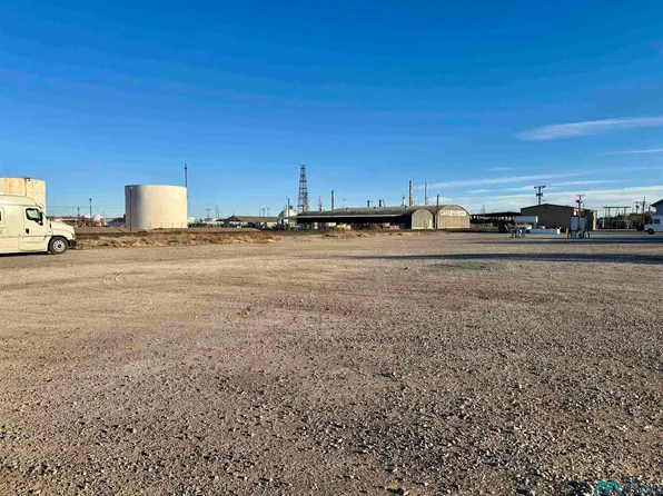 403 N 1st St, Artesia, NM 88210