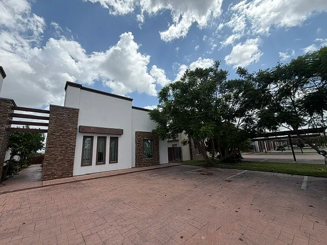 211 Fig Drive - 1 — Photo 2
