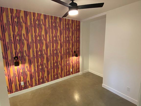 Bedroom for queen bed