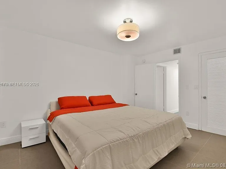 18041 Biscayne Blvd #801 — Photo 18