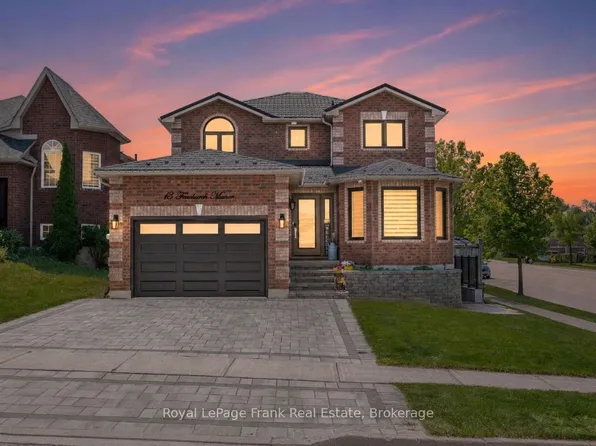 13 Fenchurch Mnr, Barrie, ON L4N 5X7