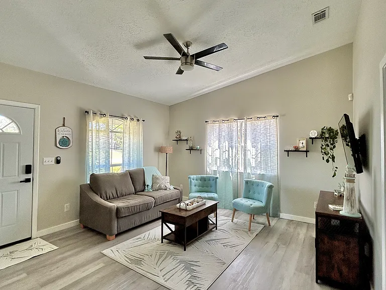 1823 High Ave — Photo 2