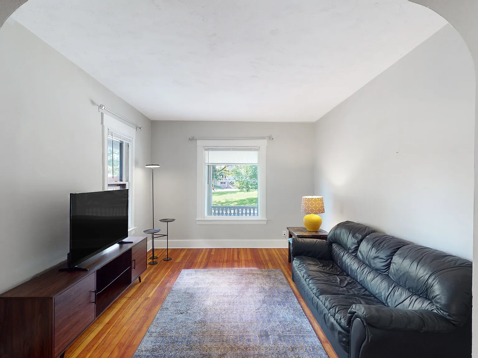 5 bed, $3,000 — Photo 1