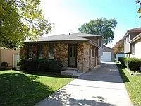 610 Houston St photo 1