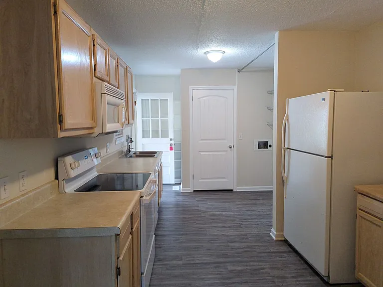 7266 Valley Ln — Photo 10