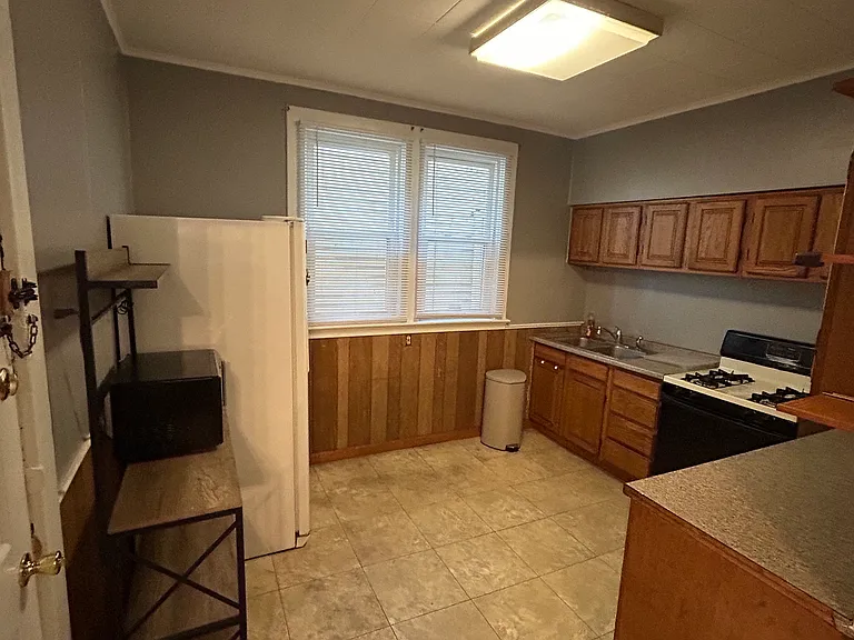 821 Forest Ave #1 — Photo 9
