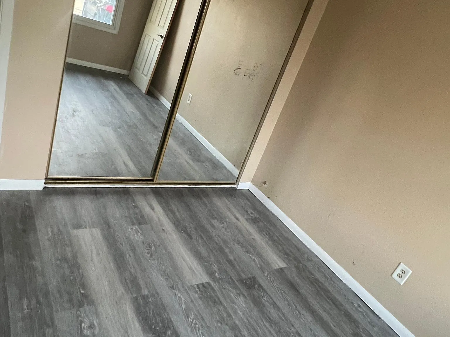 503 E Lowell Ave — Photo 3