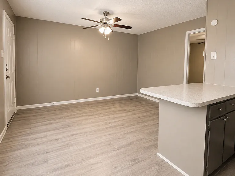 Highlander Apartments — Photo 19