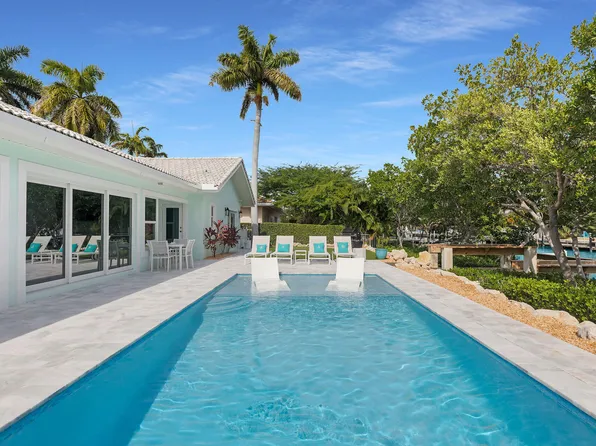 230 13th St, Key Colony Beach, FL 33051