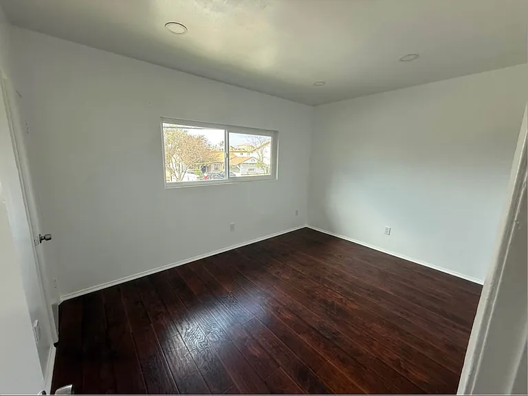 8414 Columbus Ave #15 — Photo 6