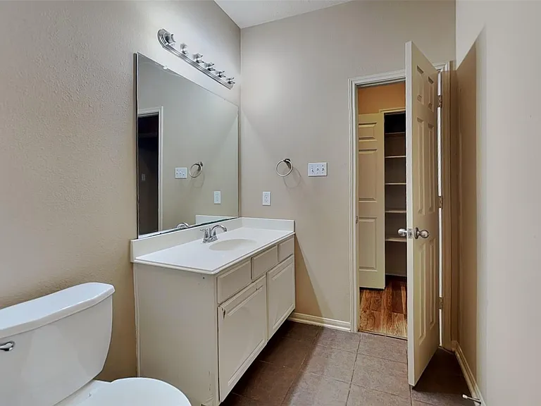 1411 Cameron Park Ln — Photo 17