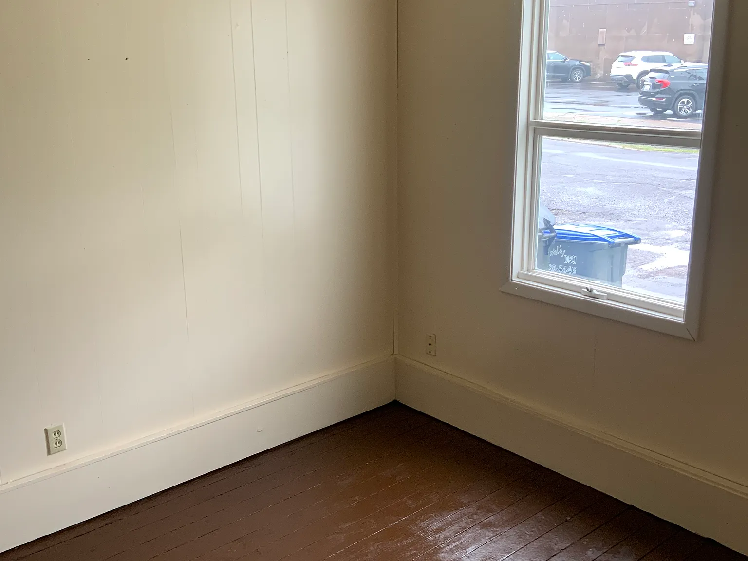 3 bed, 1.0 bath, 800 sqft, $1,200 — Photo 3