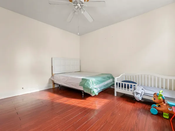 220 Armstrong Avenue image 7 of 12