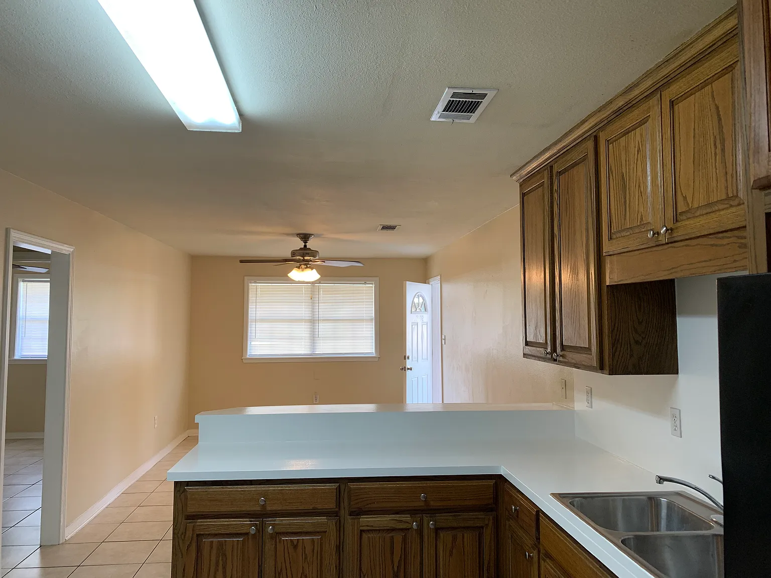 2 bed, 800 sqft, $1,115 — Photo 3