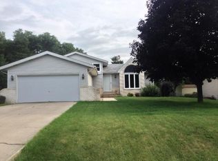 1902 Loganberry Ln, Crown Point, IN