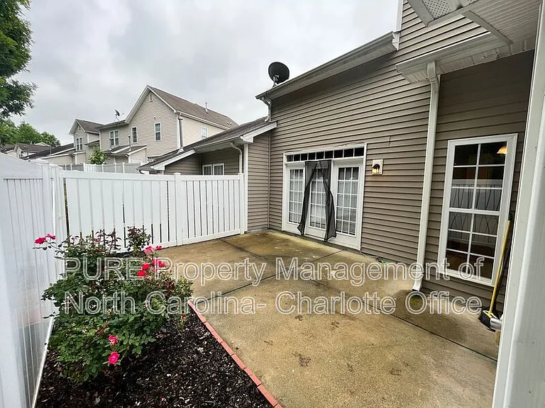 8267 Carob Tree Ln — Photo 21