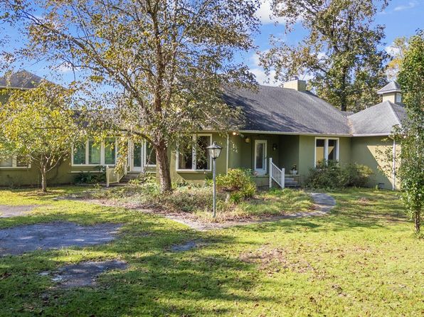4605 Hickory Holt Rd., Galivants Ferry, SC 29544