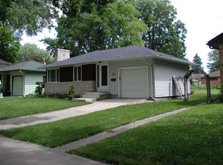 1113 N Wingra Dr, Madison, WI 53715