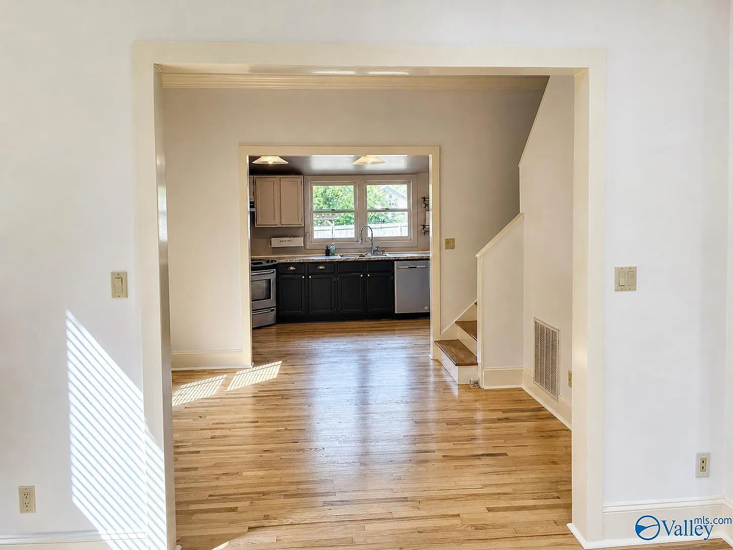 2 bed, 2.0 bath, 1595 sqft, $2,200 — Photo 4