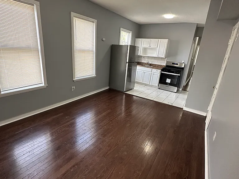 593 Winchester Ave #3L — Photo 10