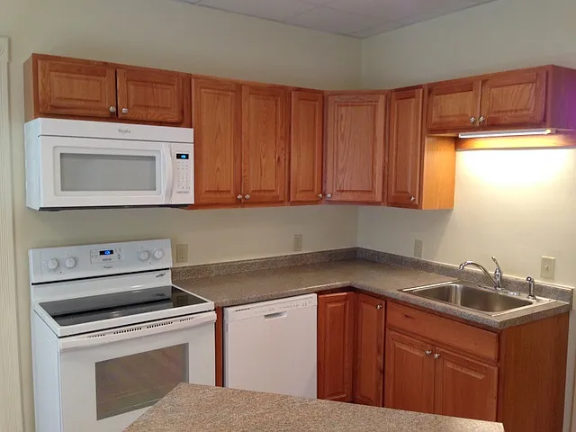 9-17 Warren St #1 — Photo 2