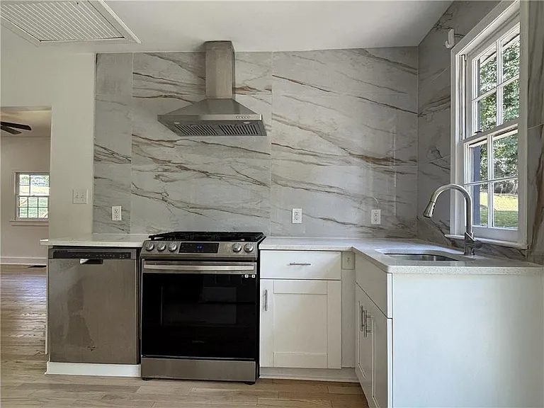 2469 Glynn Dr SE — Photo 14