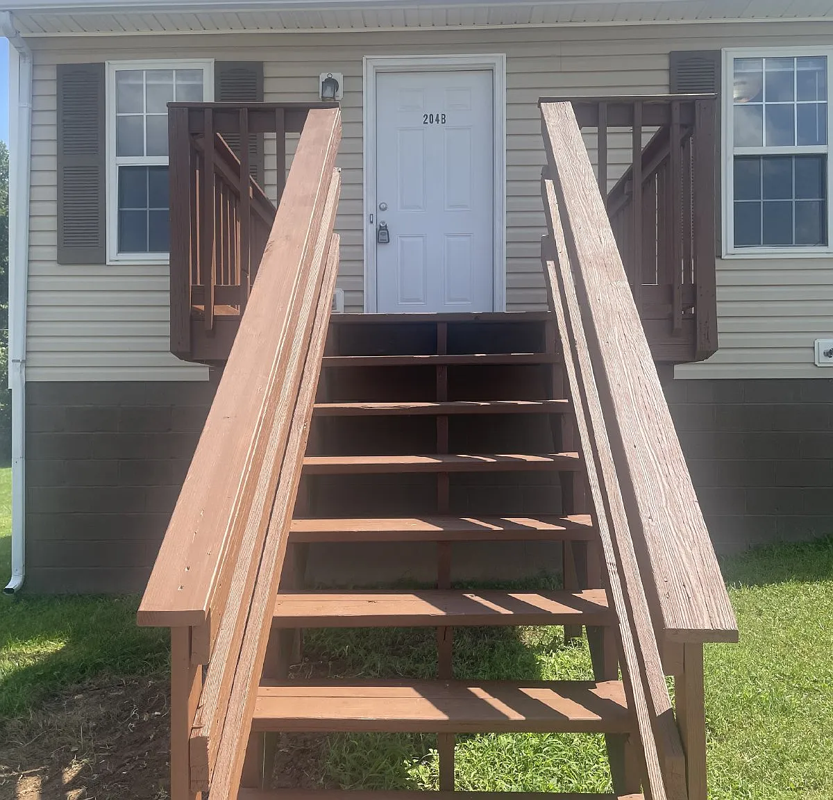 2 bed, 1.0 bath, 1010 sqft, $895 — Photo 2