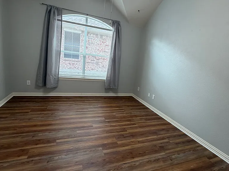 2408 Monroe Dr — Photo 6