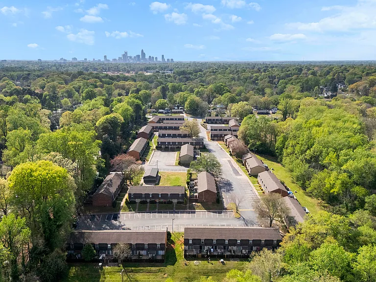 Close proximity to downtown Charlotte